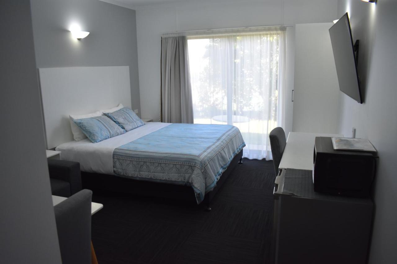 דניליקווין Riviana Motel מראה חיצוני תמונה