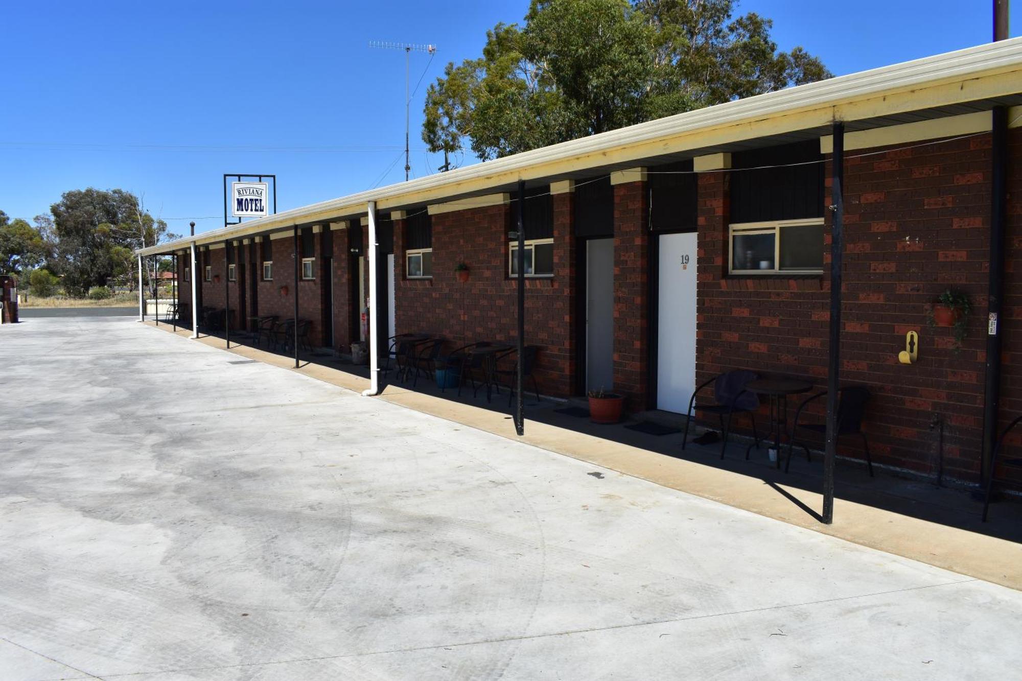 דניליקווין Riviana Motel מראה חיצוני תמונה