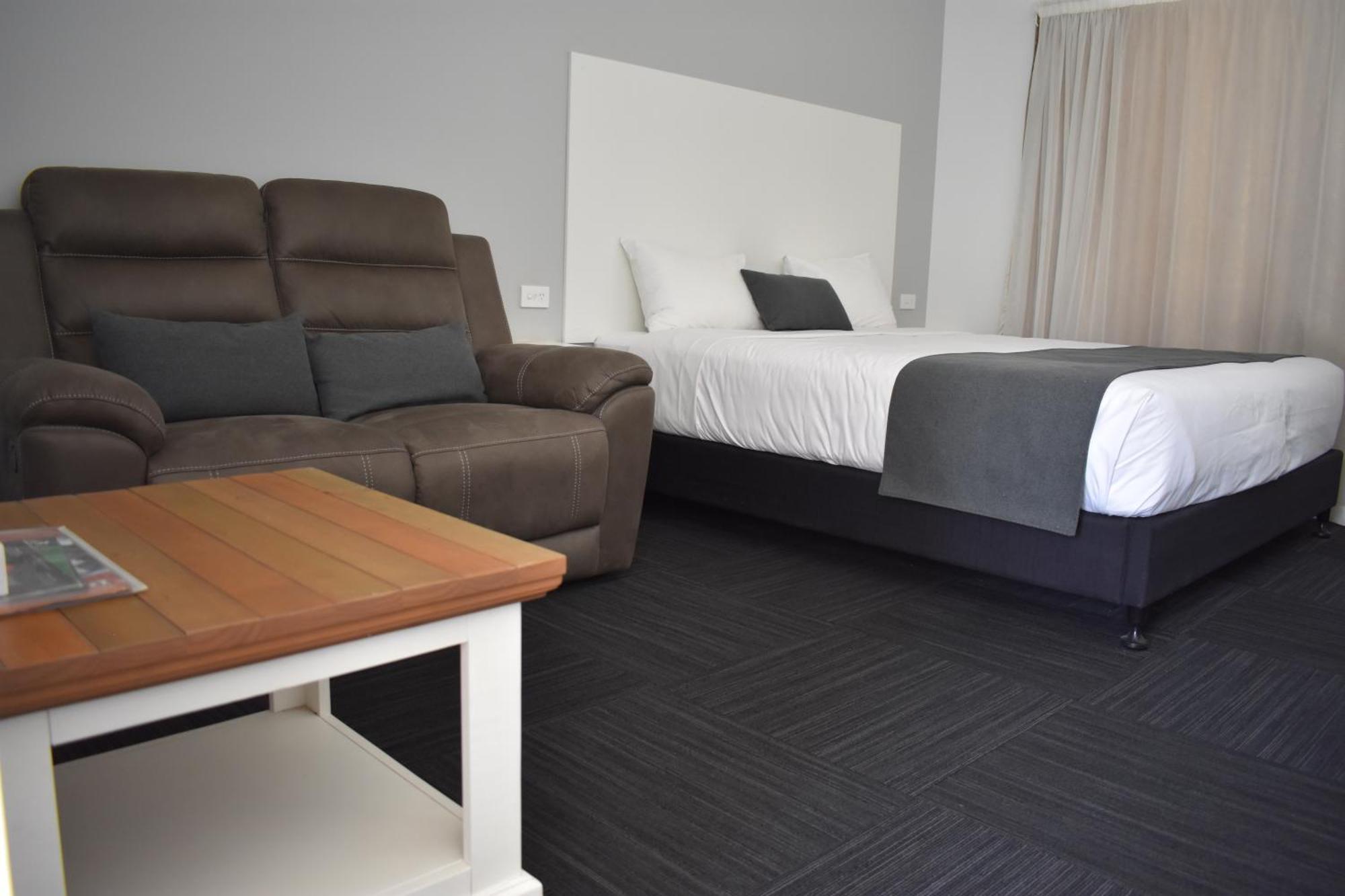 דניליקווין Riviana Motel מראה חיצוני תמונה