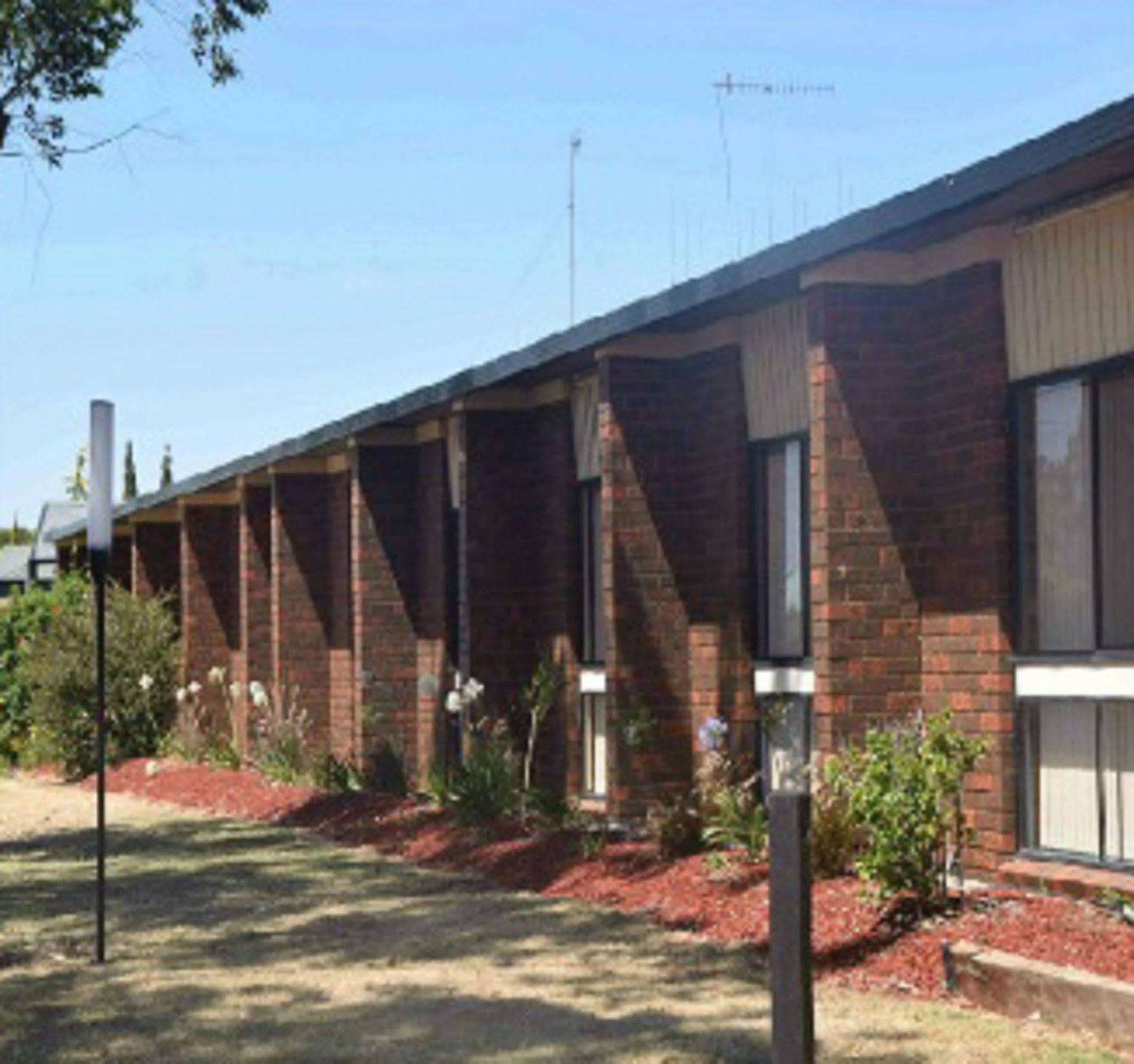 דניליקווין Riviana Motel מראה חיצוני תמונה