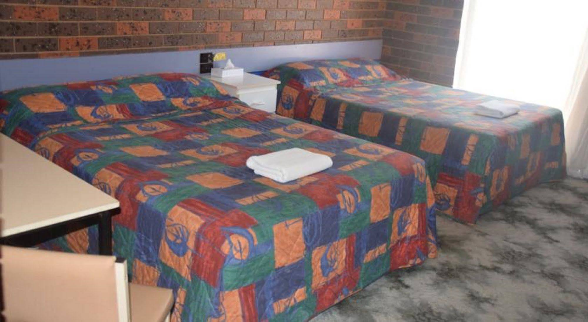 דניליקווין Riviana Motel מראה חיצוני תמונה